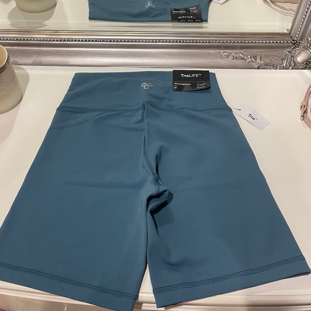 ARITZIA TNA biker shorts